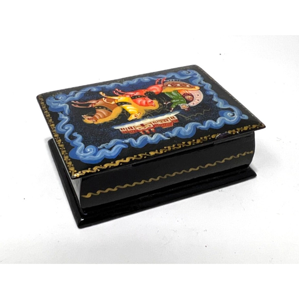 Vintage Russian Hand Painted Lacquer Trinket Box Troika Fairy Tale Red  2" x 3"